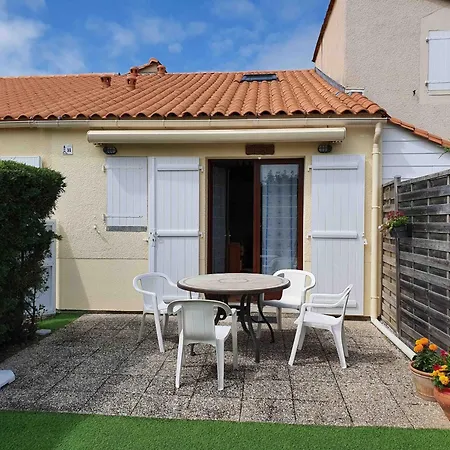 Charmante Maison 4/5 Pers Avec Terrasse Et Jardin Prive - Fr-1-705-50 بيت للعطل لو ماثيز
